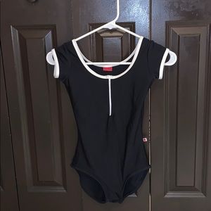 yumiko cora scoop neck zipper leotard size s